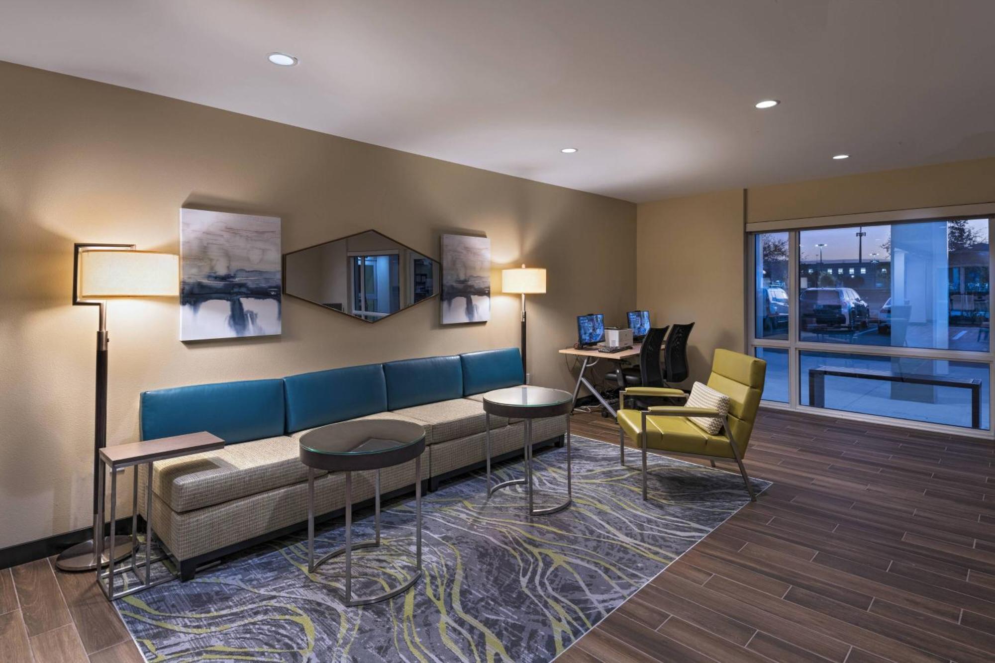 Towneplace By Marriott Naples Hotel